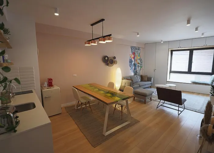 Apollo By Holistay Apartment *