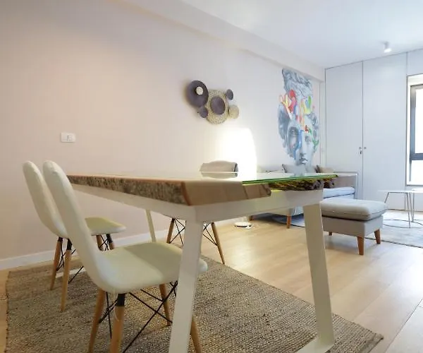 Apollo By Holistay Apartment *