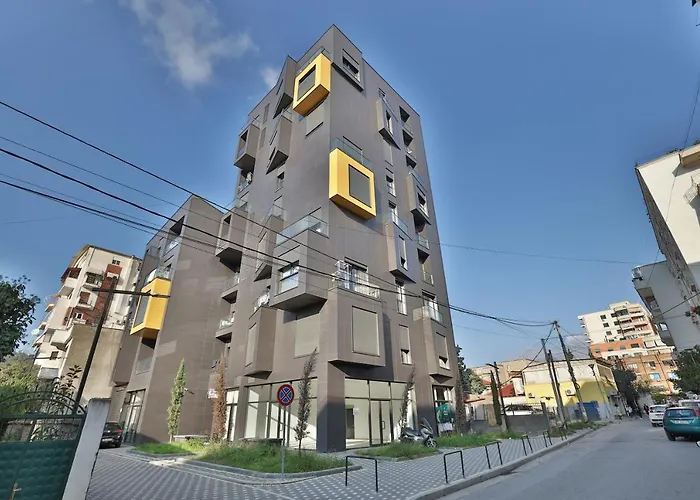 Apollo By Holistay * ティラナ