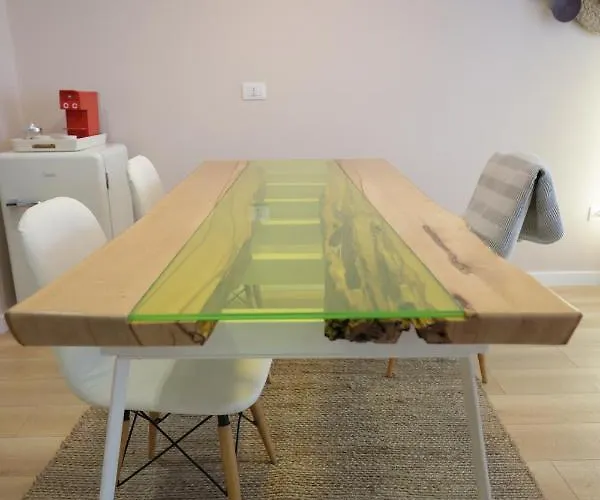 Apollo By Holistay Apartman *